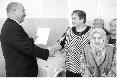 Пенсионеры закупили оборудование для дома престарелых